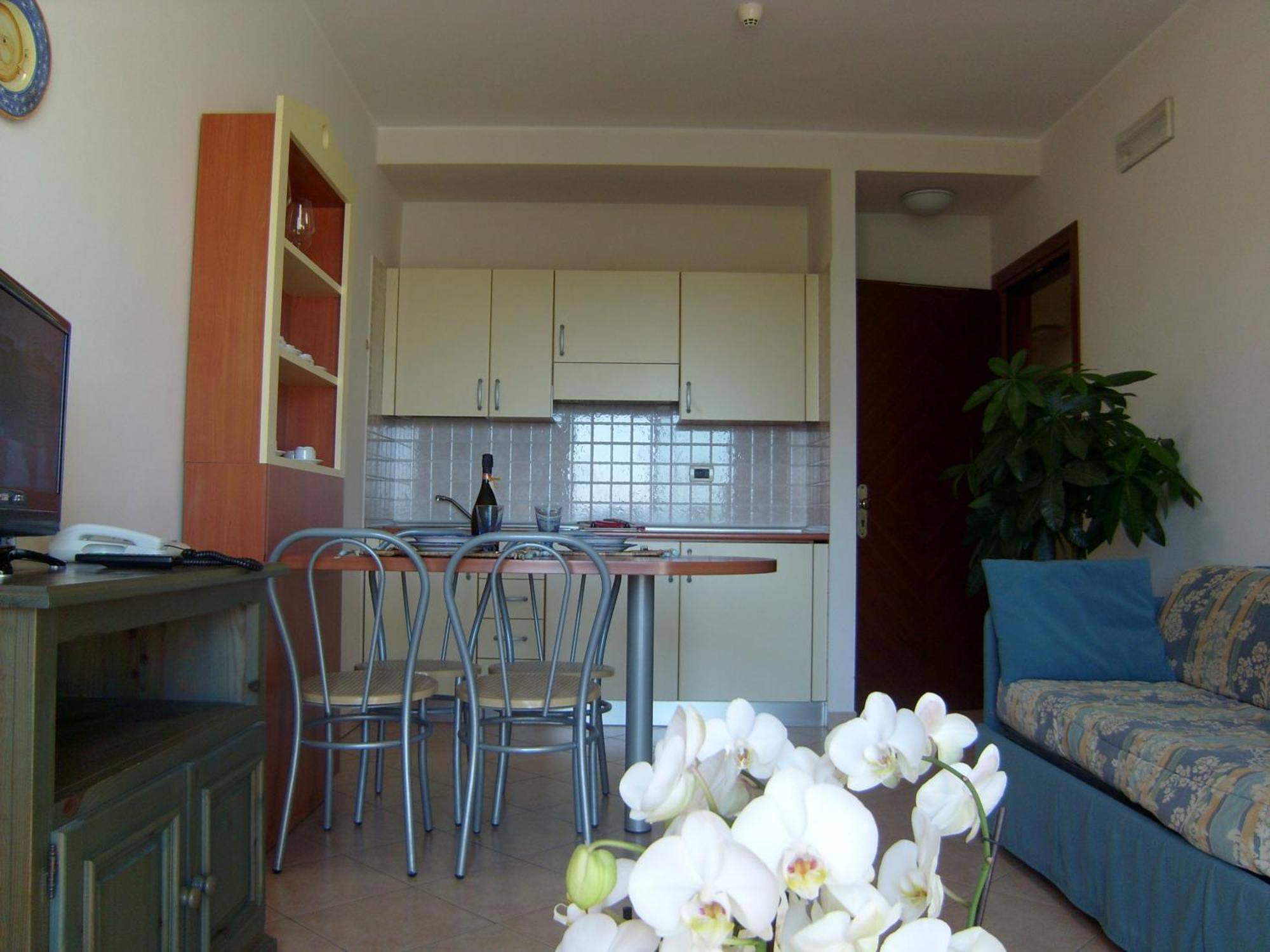 Residence Torre Del Mar Alba Adriatica Ruang foto