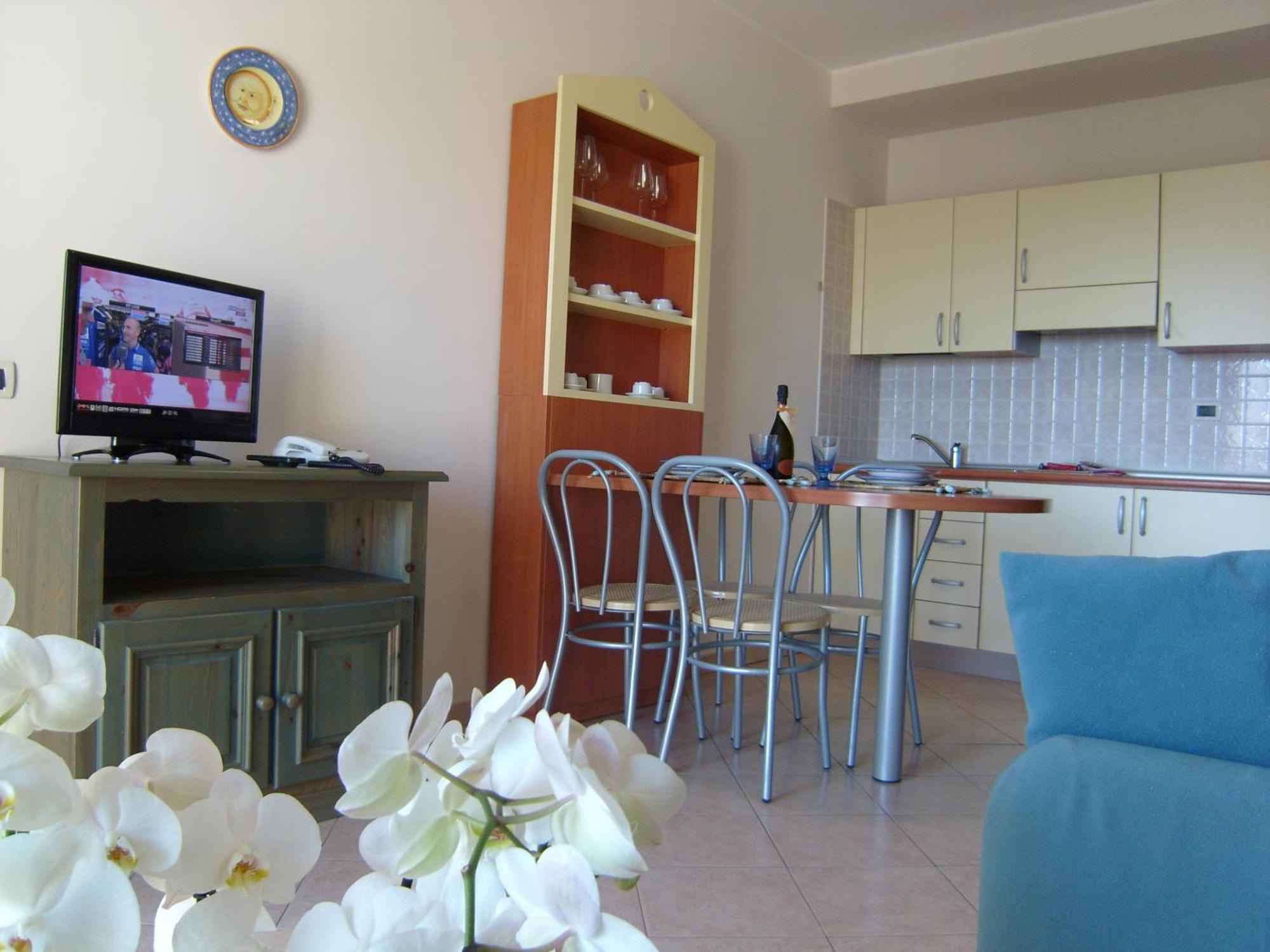 Residence Torre Del Mar Alba Adriatica Ruang foto